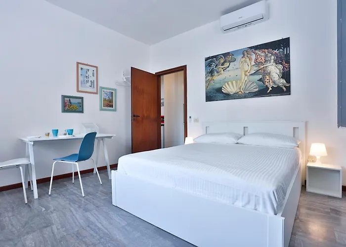 Lo Studio - Piazza Della Concordia & Sea View Apt