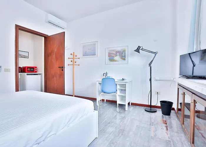 Lo Studio - Piazza Della Concordia & Sea View Apt
